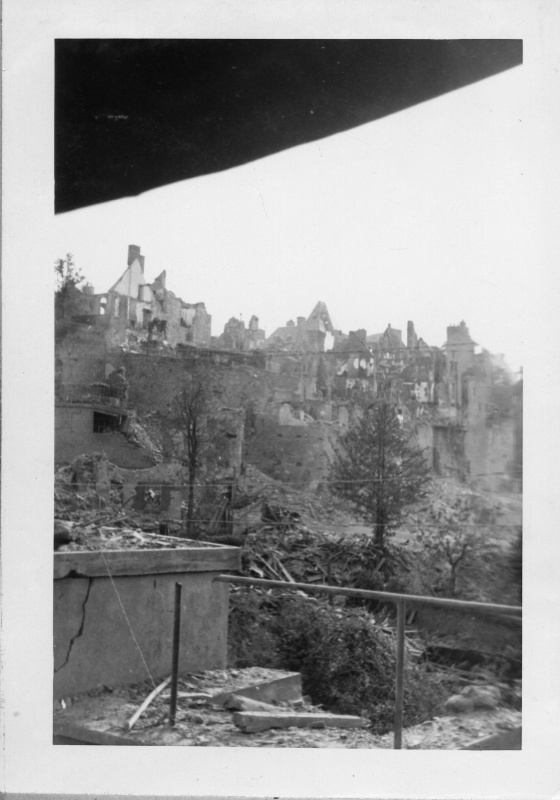Les ruines de Saint-Lô, août 1944 (NARA, RG 286).